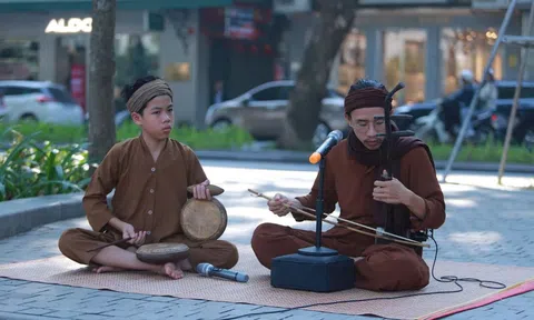 Truyền nhân “hát xẩm cuối cùng” của cố nghệ nhân Hà Thị Cầu