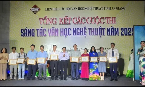 An Giang: Trao giải Cuộc thi sáng tác Văn học Nghệ thuật năm 2025