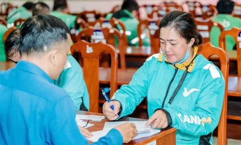 Vinfast hợp tác CEP hỗ trợ tài xế xe ôm tại TP.HCM mua xe máy điện trả góp lãi suất 0%