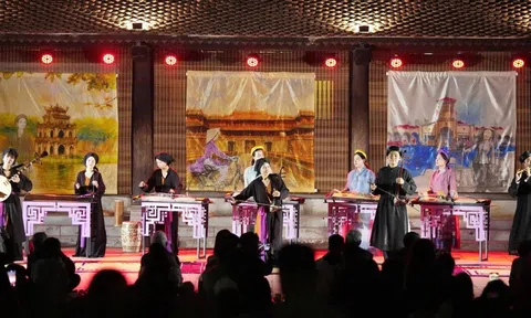 Khám phá Văn Miếu - Quốc Tử Giám về đêm