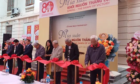 Khai mạc trưng bày chuyên đề “Mùa Xuân - Khởi nguồn thắng lợi”