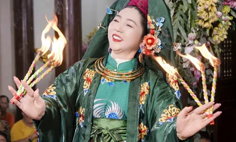 Đồng thầy Lê Thị Thu Hiền - Người giữ gìn giá trị thuần khiết của Tín ngưỡng thờ Mẫu