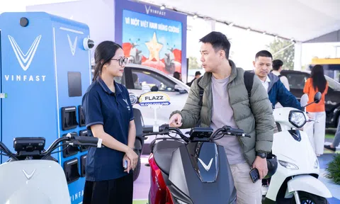 Chọn xe máy điện cho con đi học: VinFast Flazz “được lòng” cả phụ huynh và học sinh