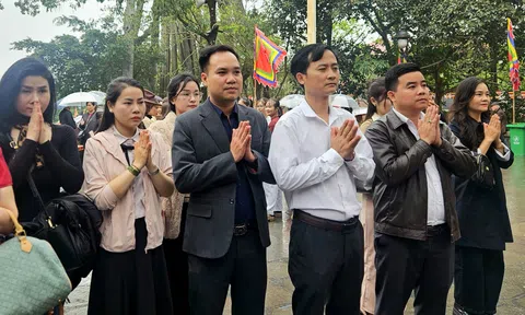 Dâng hương Quốc Mẫu Tây Thiên - Hoạt động đầu Xuân của Viện Nghiên cứu Văn hóa và Phát triển và Tạp chí điện tử Văn hóa và Phát triển