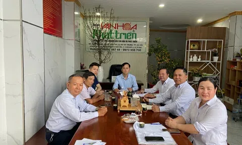Tổng Biên tập Nguyễn Tiến Dũng làm việc với cơ quan đại diện phía Nam
