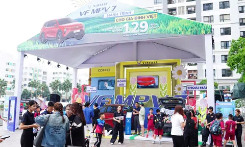 Khách hàng trải nghiệm VF MPV 7 tại Hà Nội: Chạy đầm và mạnh hơn xe xăng, không gian 7 chỗ gây bất ngờ