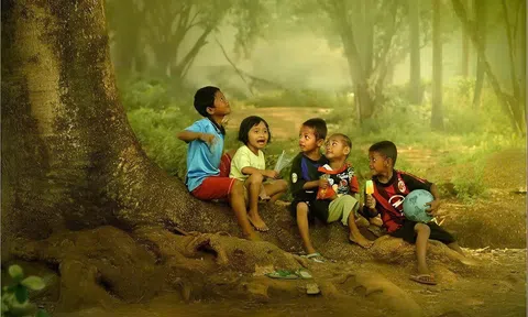 "Viết tuổi thơ lên cây" (thơ)