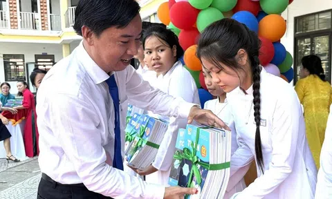TP Đà Nẵng: Trao tri thức, lan tỏa giá trị nhân văn từ mô hình “Tủ sách giáo khoa dùng chung”