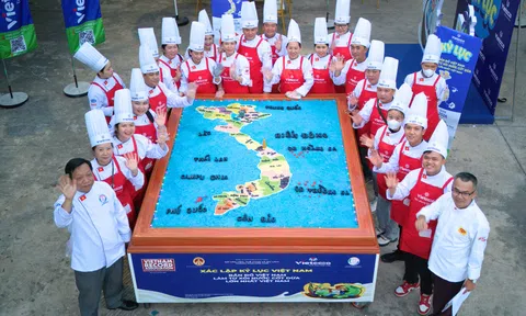 Vietcoco và Liên chi hội Đầu bếp Đồng bằng sông Cửu Long xác lập kỷ lục “Bản đồ xôi nước cốt dừa lớn nhất Việt Nam”