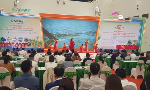 Hà Nội: Khai mạc triển lãm ngành giấy, bao bì và thiết bị công nghệ quảng cáo hiện đại