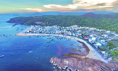 Gia Lai: Biển Nhơn Hải mang vẻ đẹp hoang sơ, bình yên bên bán đảo Phương Mai