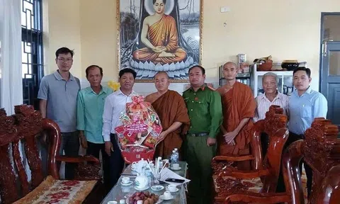 Gia Lai: Xã Tuy Phước Bắc tổ chức thăm, chúc mừng các cơ sở tôn giáo nhân Đại lễ Phật đản và An cư kết hạ 2026