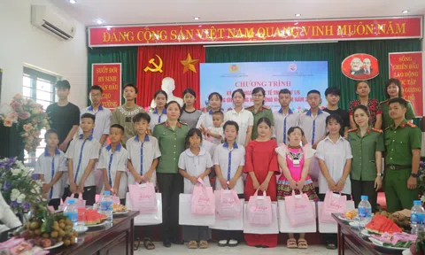 Phú Thọ: Ấm áp ngày Quốc tế Thiếu nhi 1/6 tại Trung tâm Công tác xã hội Hòa Bình