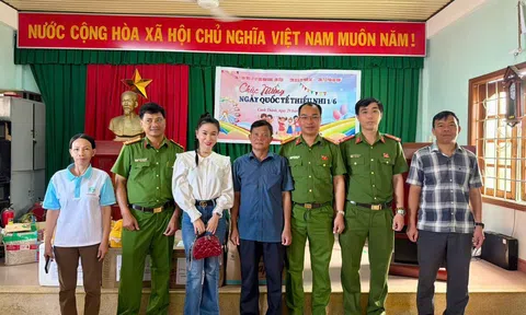 Gia Lai: Trao 180 phần quà yêu thương cho trẻ em làng Canh Thành trước thềm Ngày Quốc tế Thiếu nhi 1/6