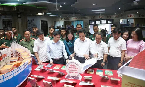 Bắc Ninh trưng bày tư liệu kỷ niệm 115 năm Ngày Bác Hồ ra đi tìm đường cứu nước.