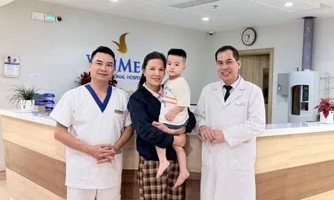 Quảng Ninh: Vinmec Hạ Long cứu bé trai 2 tuổi khỏi nguy cơ biến chứng do bệnh lý ống phúc tinh mạc