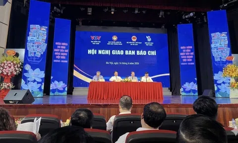 Báo chí phải là lực lượng tiên phong trên mặt trận tư tưởng, văn hóa