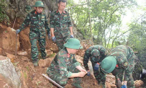 Tuyên Quang: Băng rừng, vượt núi đưa hài cốt liệt sĩ trở về