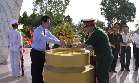 An Giang: Lấy mẫu ADN hài cốt liệt sĩ - Xác định danh tính liệt sĩ còn thiếu thông tin