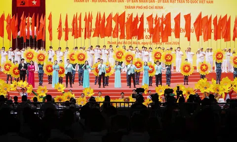Lễ kỷ niệm long trọng 50 năm Ngày thành phố Sài Gòn - Gia Định chính thức mang tên Chủ tịch Hồ Chí Minh