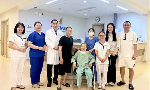 Quảng Ninh: Vinmec Hạ Long giải cứu cụ bà 88 tuổi bị khối u giáp khổng lồ chèn ép đường thở suốt 18 năm