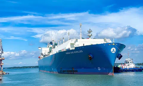 PV GAS ký Hợp đồng mua LNG định hạn đầu tiên của Việt Nam giai đoạn 2027 – 2031