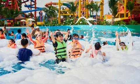 Kiến trúc nhiệt đới hiện đại tại The Tropic kiến tạo không gian sống gắn kết nhiều thế hệ