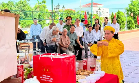 TP Đà Nẵng: Xã Duy Nghĩa dâng hương tưởng niệm các Anh hùng Liệt sĩ