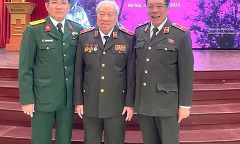 Một gia đình hai Mẹ con là Anh hùng, hai Cha con là Thiếu tướng Công an
