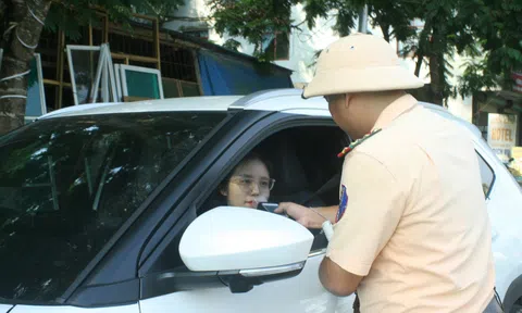 Tuyên Quang: Tổ CSGT Nà Hang - Lâm Bình thực hiện văn hóa giao thông trên những cung đường vùng cao
