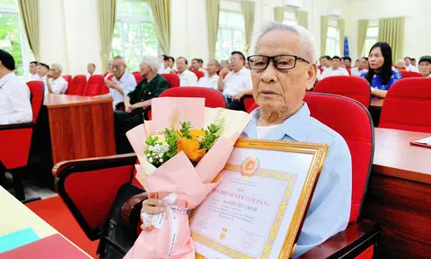 Một đời theo Đảng, một niềm tin son sắt: Câu chuyện 65 năm tuổi Đảng của đồng chí Nguyễn Tiến Thịnh