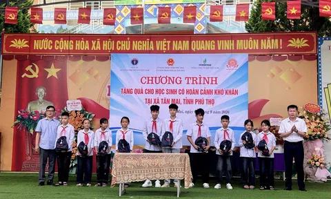 Phú Thọ: Trao 40 xe đạp và nhiều phần quà tặng học sinh có hoàn cảnh khó khăn xã Tân Mai