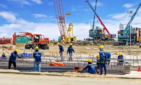 Đào tạo từ đầu hơn 95% công nhân tuyển mới, VinCons giải bài toán chất lượng lao động tại các siêu công trình thế nào?