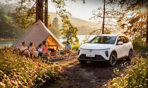 Cả nhà cùng lái thử VF MPV 7: Người ngồi sau nói gì về không gian và độ êm?