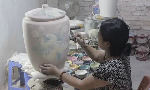 Lưu giữ và phát triển tinh hoa nghề gốm truyền thống thông qua mẫu mã đa dạng, hình dáng độc đáo