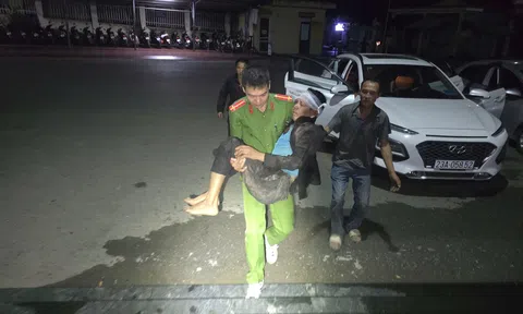 Tuyên Quang: Xuyên đêm tìm kiếm, kịp thời cứu sống người dân bị ngã xuống vực sâu khi đi rừng