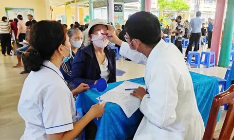 TP. Hồ Chí Minh tiếp tục rà soát, hoàn thiện dữ liệu, khám sức khỏe miễn phí cho mọi người dân