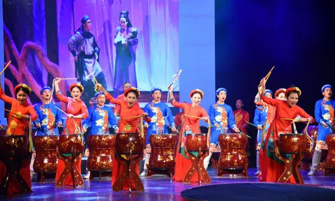 Kiệt sức vì Covid-19, nhiều nhà hát "dứt ruột" chia tay các diễn viên