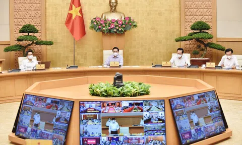 Thủ tướng chỉ đạo tổng tiến công toàn lực, thần tốc để chặn đứng dịch COVID-19