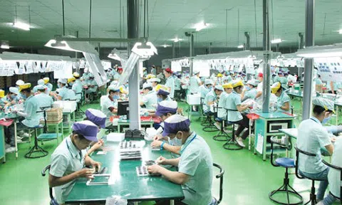 Thủ tướng chỉ thị bảo đảm việc làm bền vững, nâng cao mức sống của công nhân lao động