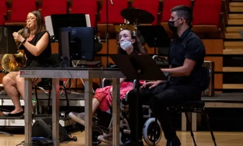 Công nghệ bắt chuyển động mắt: Cơ hội âm nhạc cho người khuyết tật