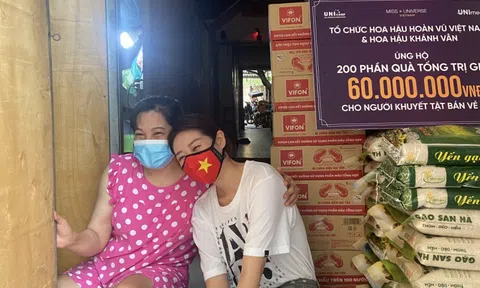 Hoa hậu Khánh Vân tặng quà cho người khuyết tật ở TP.HCM khó khăn do Covid-19