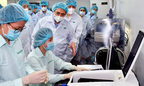 Thủ tướng yêu cầu tạo mọi điều kiện thuận lợi để sản xuất vaccine trong nước sớm nhất