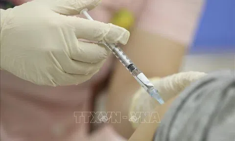 Bộ Y tế giải thích về tiêm xen 2 loại vaccine phòng COVID-19