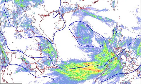 Mưa rào và dông nhiều khu vực trên cả nước, vùng áp thấp gây mưa trên biển Đông