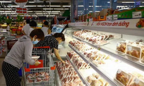 Hà Nội: Siêu thị, chợ dân sinh đầy ắp thực phẩm