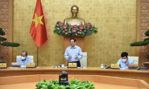 Thủ tướng chủ trì họp khẩn với Ban Chỉ đạo Quốc gia phòng, chống COVID-19