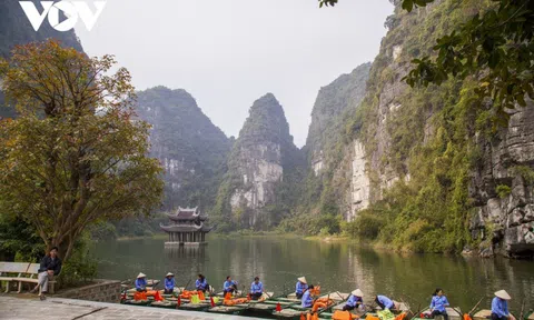 Ninh Bình tạm dừng một số dịch vụ từ 0h ngày 22/7