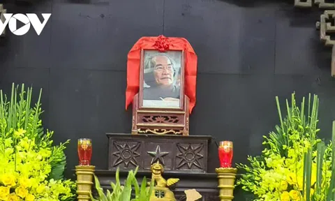 Gia đình, giới văn chương nghẹn ngào tiễn biệt nhà văn Sơn Tùng