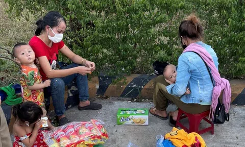 5 người bị bỏ quên tại Thừa Thiên Huế sẽ được về quê bằng tàu hỏa